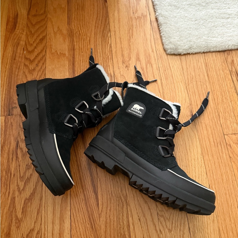 Sorel Black Boots with White Accents sz 8 - Picture 3 of 5